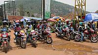 3---Wartende-Motorradtaxis-in-Kigali